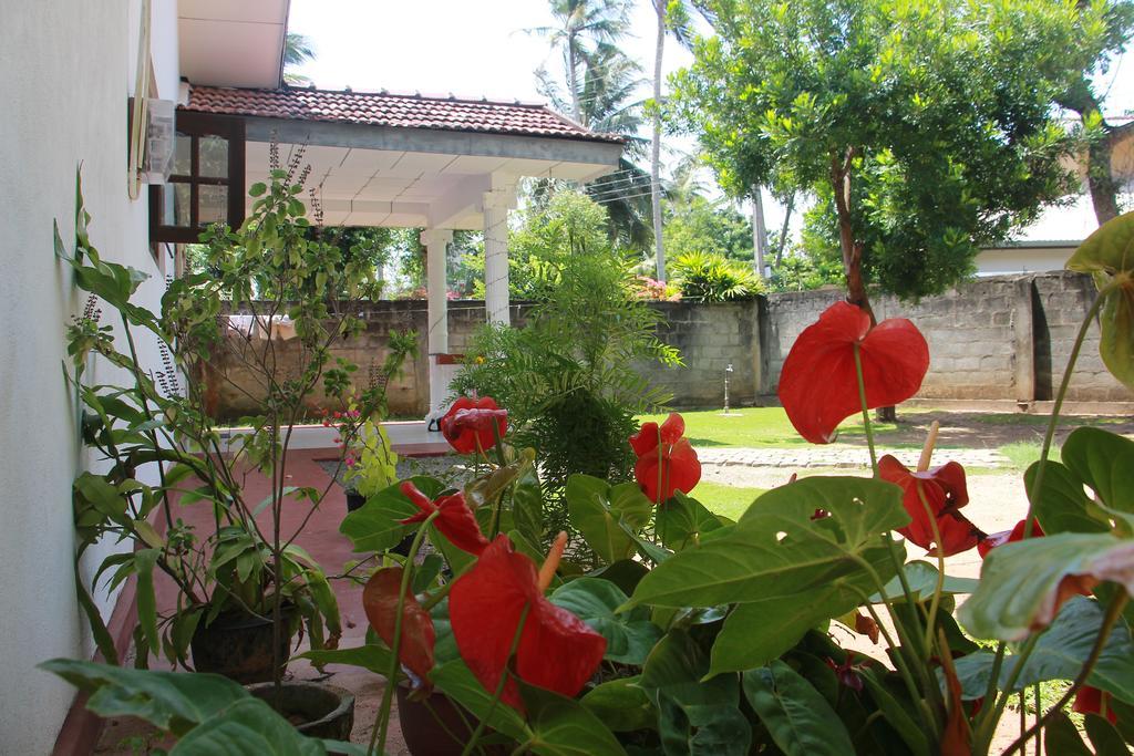 Mirissa White House Hotel ภายนอก รูปภาพ